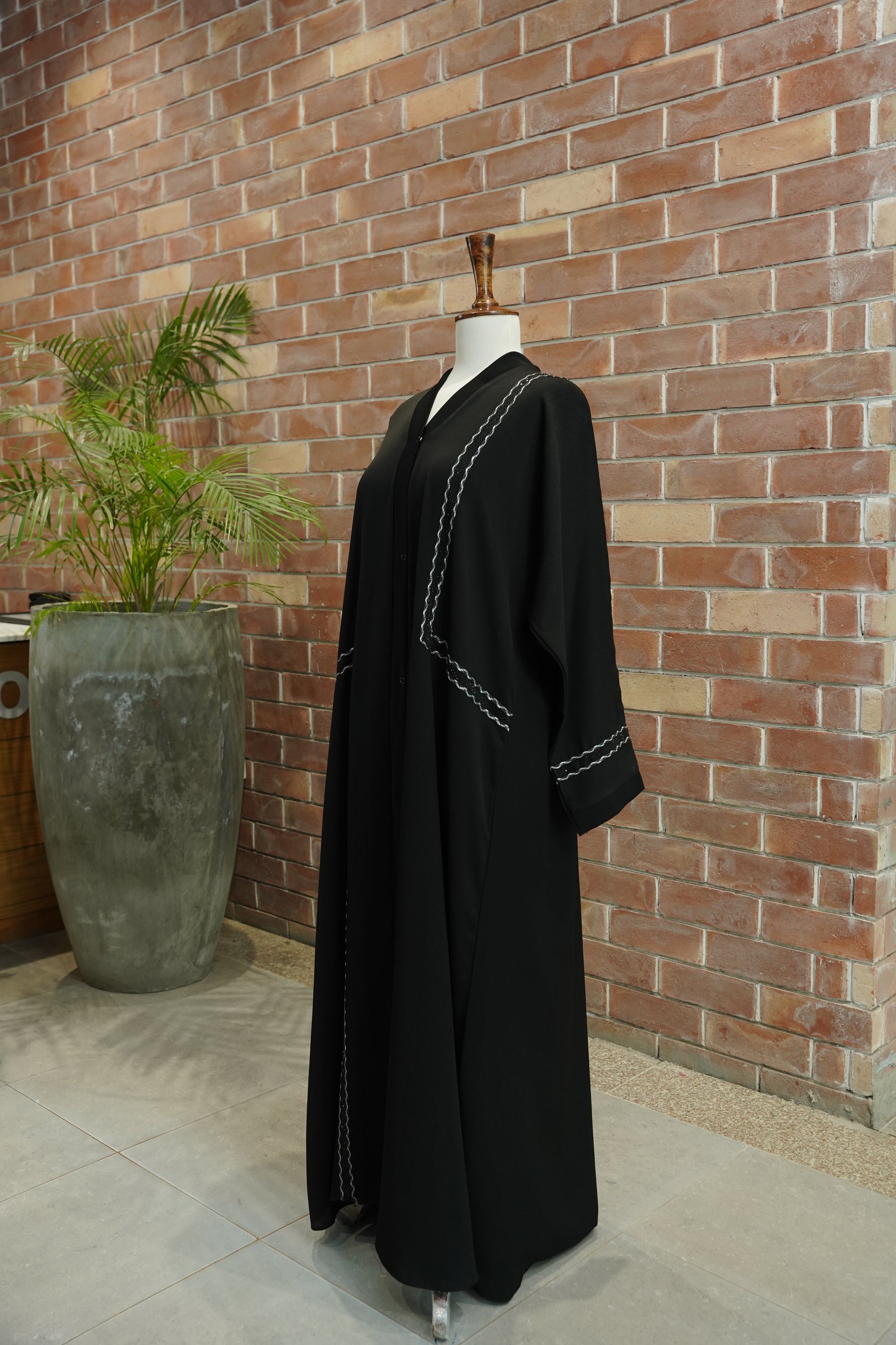 Zoom Fancy Abaya